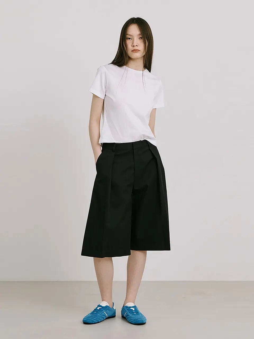25 Bermuda Pants — Black