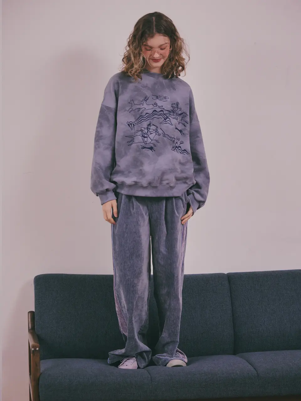 Royal Hunting Scene Sweatshirt (Navy)