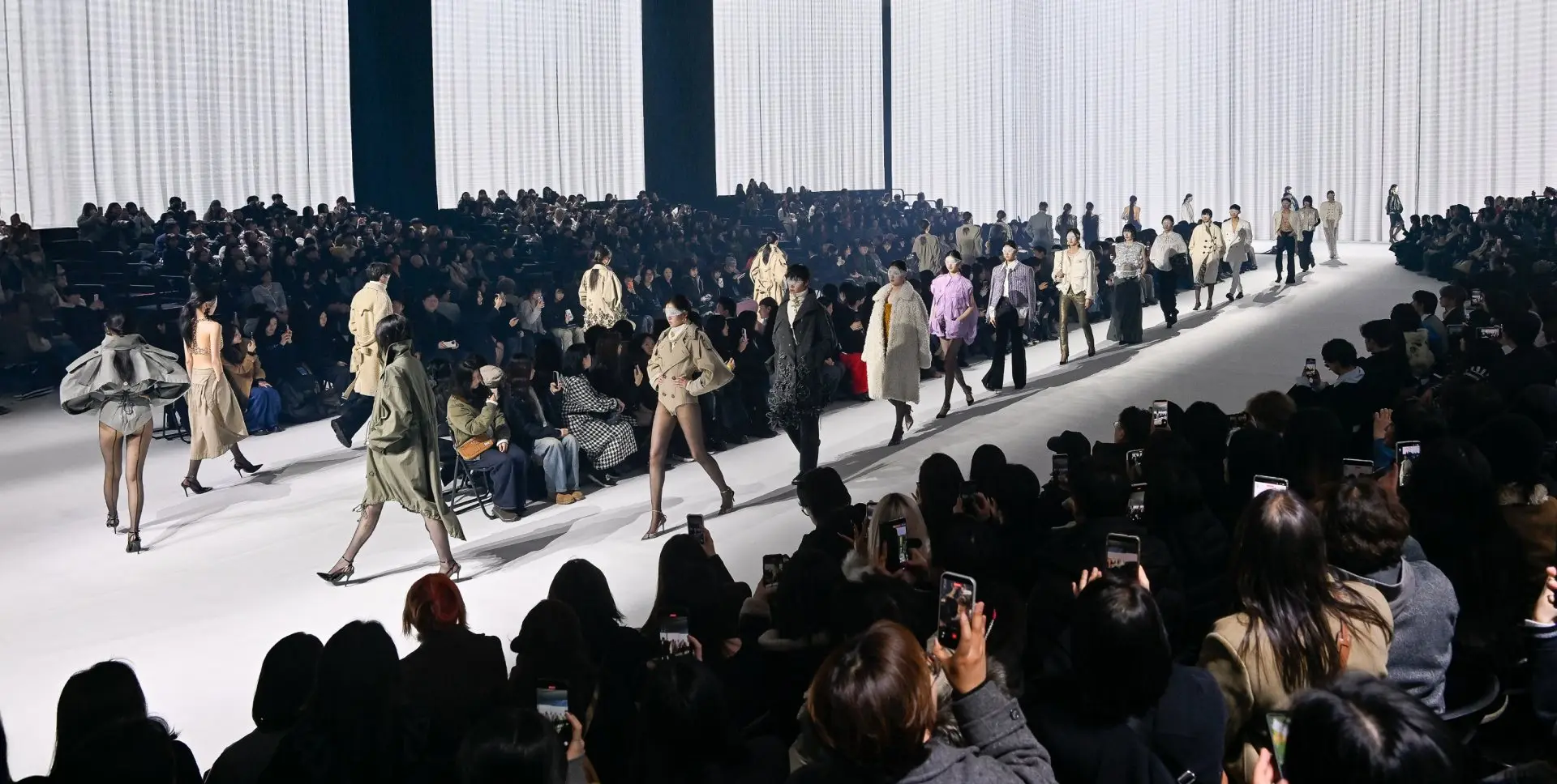 Défilé d’un créateur séoulien à la Seoul Fashion Week
