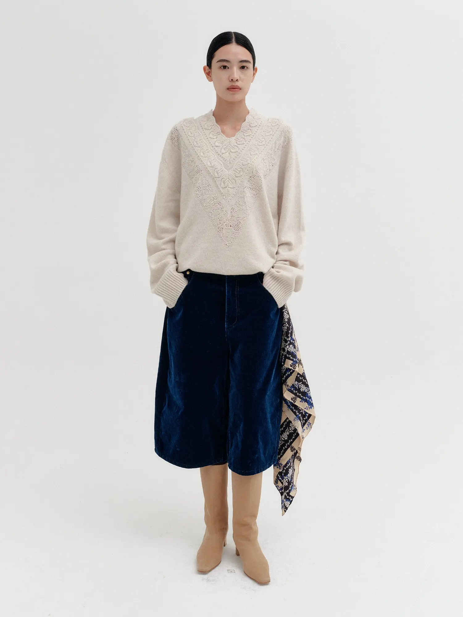 Relaxed Curve Shorts - Navy