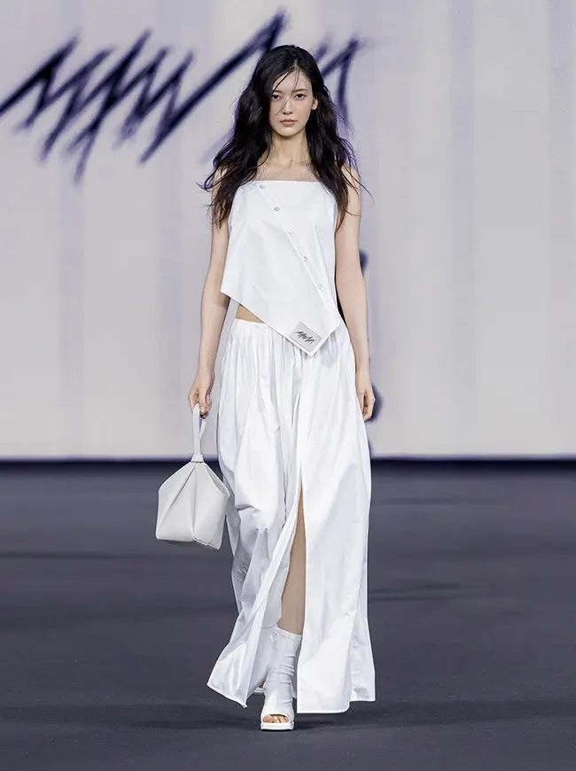 Pleated Slit Skirt