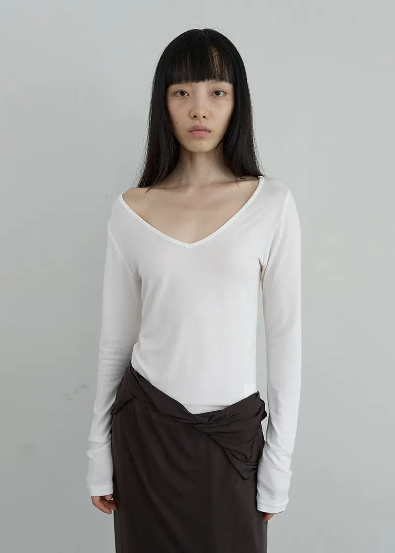 Essential V-Neck Top (White)