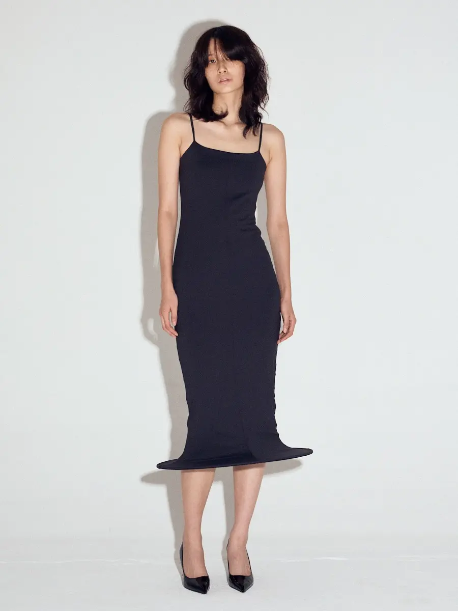 Wired Hem Classic Midi Dress in Matt Black
