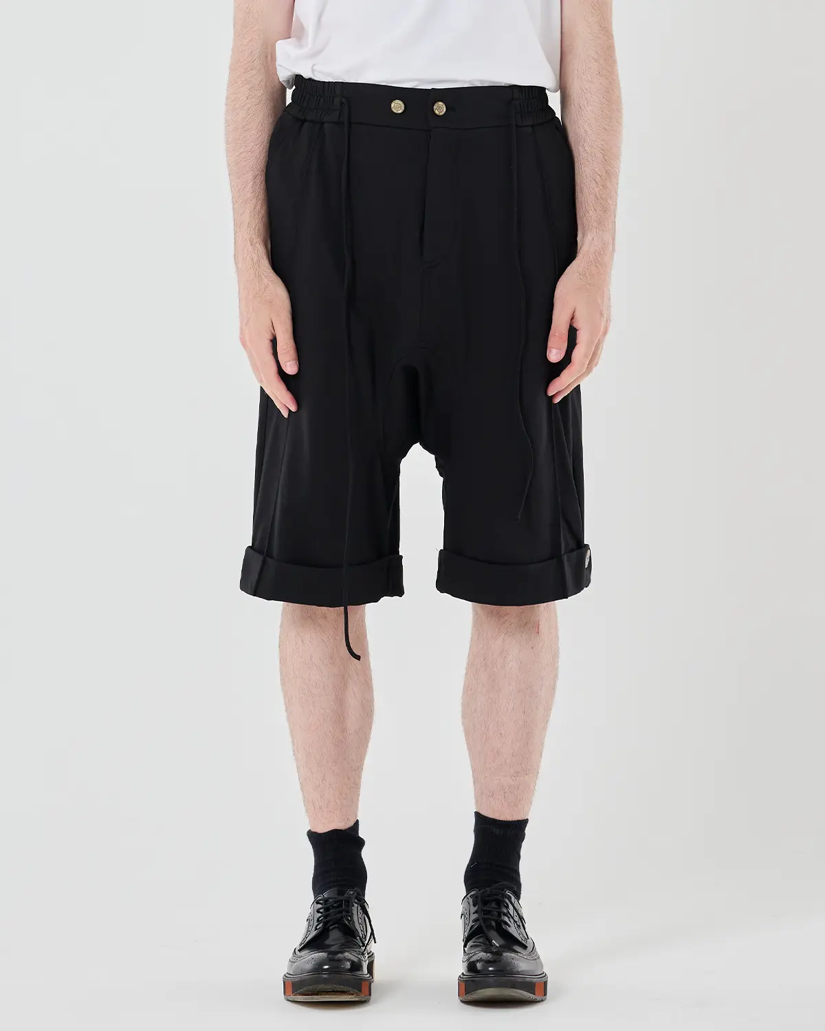 Short Baggie Trousers – black