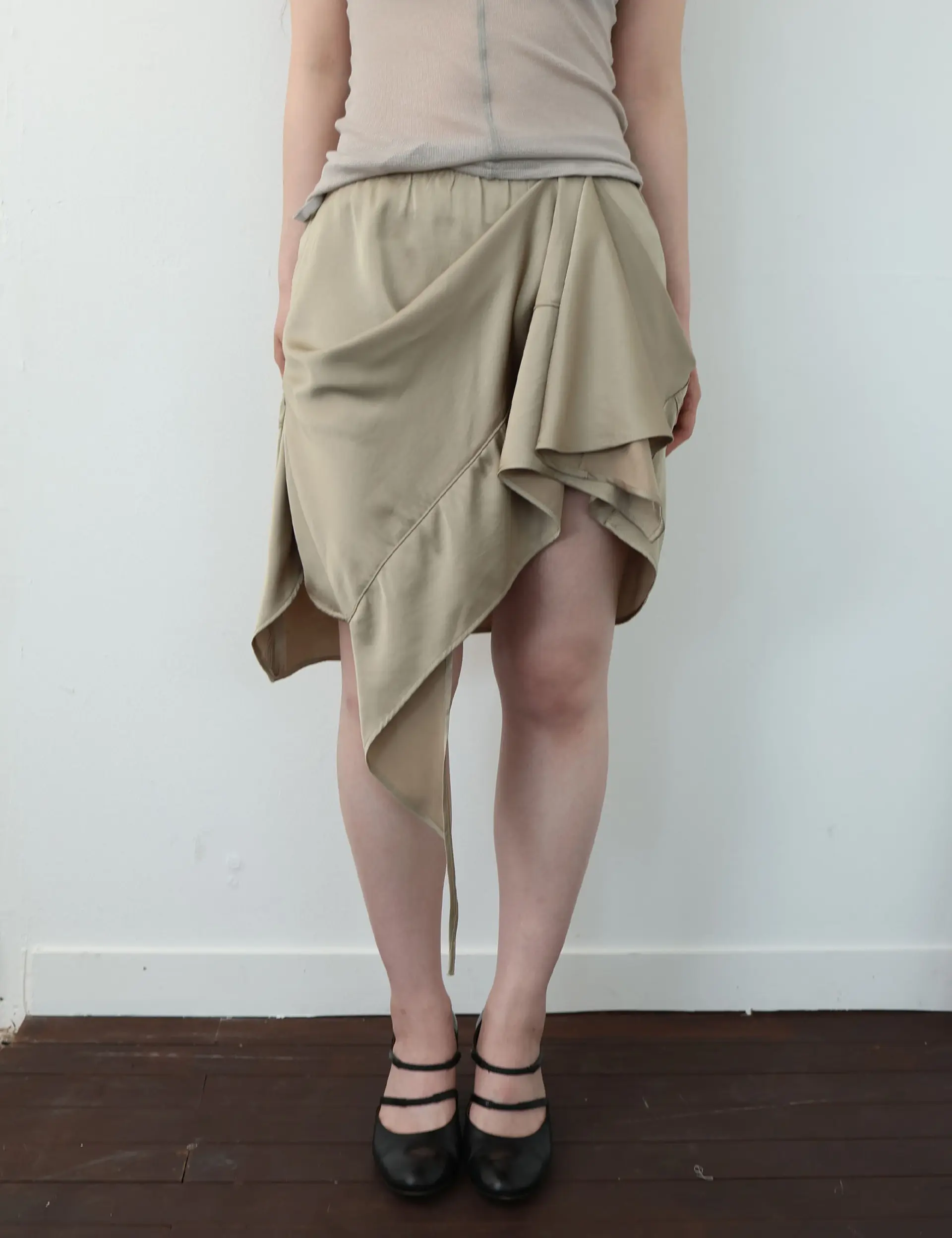 Unbalance Silky Skirt (Pale Gold)