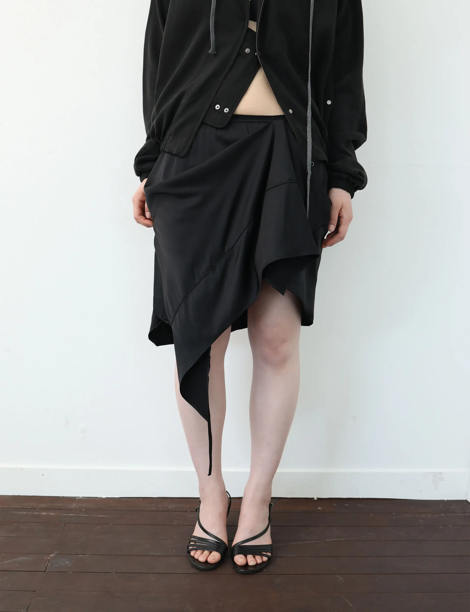 Unbalance Silky Skirt (Black)